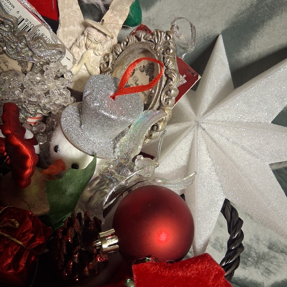 Festive Holiday Decor Basket #cb701 - Picture 3 of 7